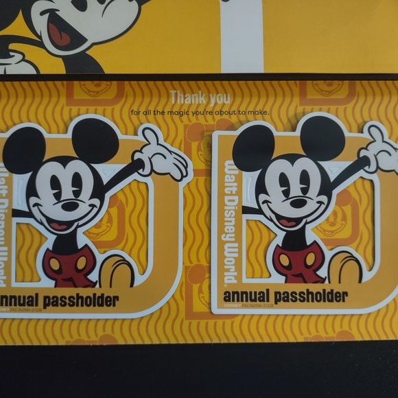 Disney Annual Passholder Magnets - Picture 5 of 5